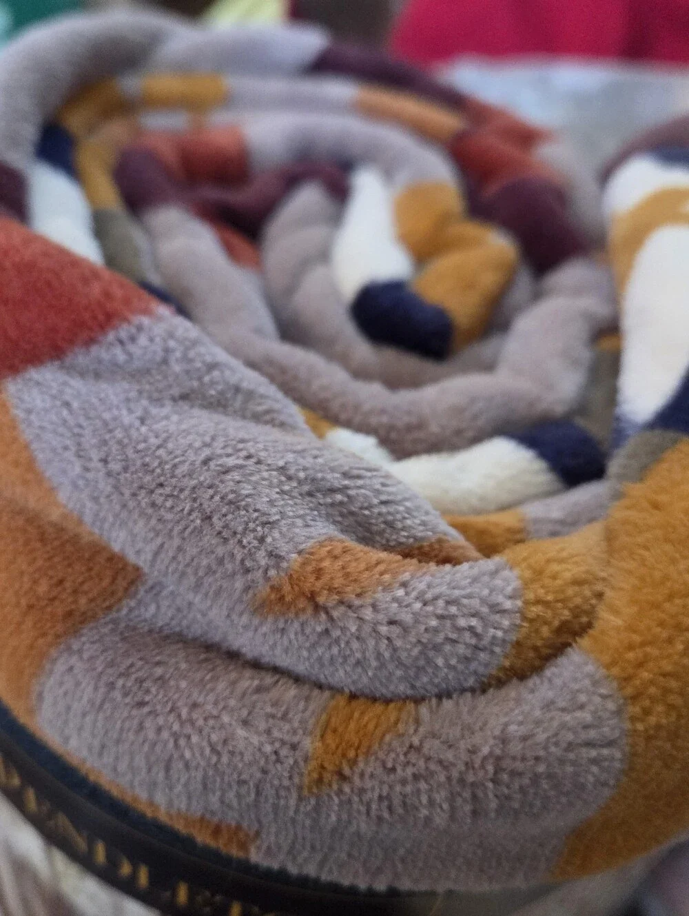 New Pendleton Reversible Throw Blanket 50x70 Southwestern Geometric Plush